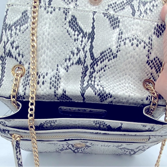 Street Level Faux Python Shoulder Bag Tan/Gray/ Black  Vegan Friendly EUC - Picture 3 of 8